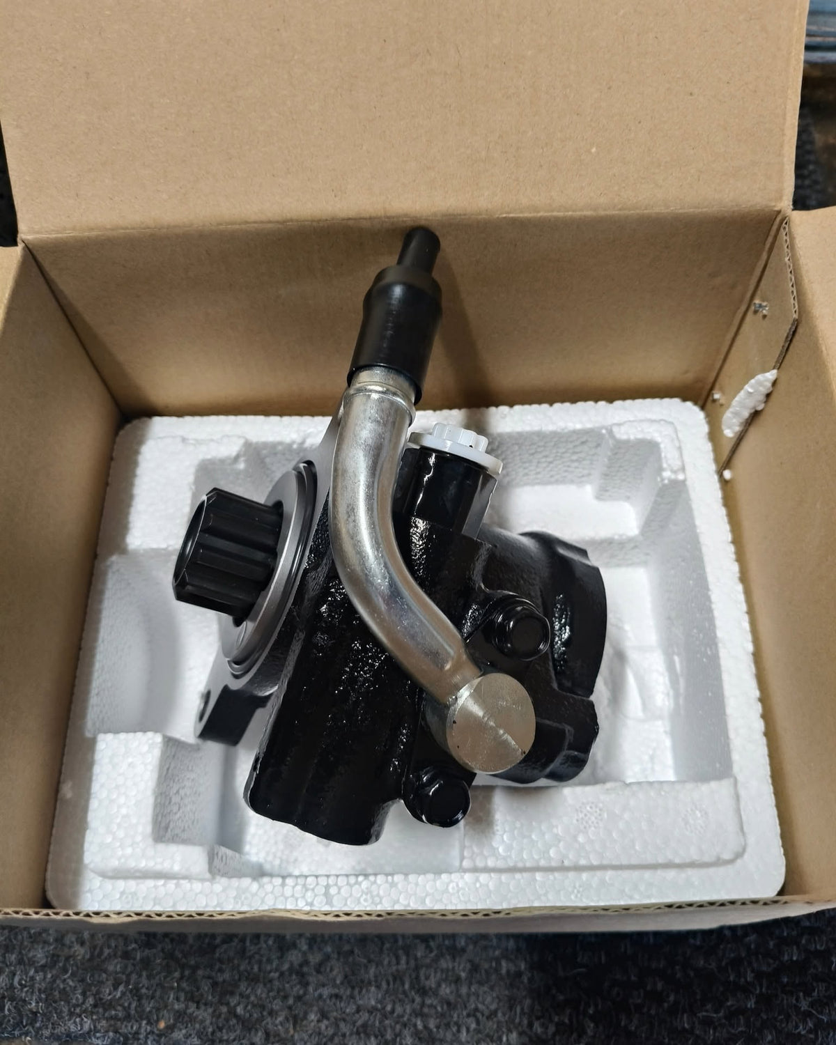 Toyota Power Steering Pump 1KZ-TE